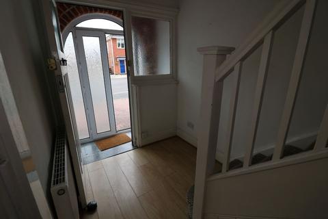 3 bedroom semi-detached house to rent, Hayes Avenue, Derby, DE23