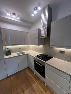 2 bedroom flat to rent, Milton Park, London