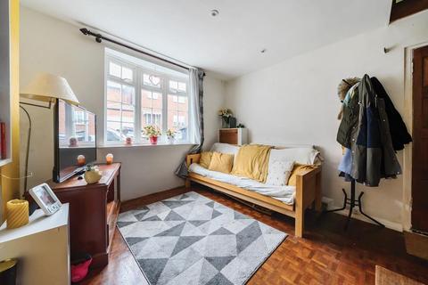 2 bedroom end of terrace house for sale, High Wycombe,  Train station,  Buckinghamshire,  HP13