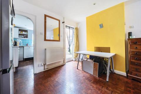 2 bedroom end of terrace house for sale, High Wycombe,  Train station,  Buckinghamshire,  HP13