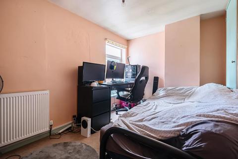 2 bedroom end of terrace house for sale, High Wycombe,  Train station,  Buckinghamshire,  HP13