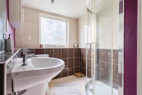 2 bedroom end of terrace house for sale, High Wycombe,  Train station,  Buckinghamshire,  HP13