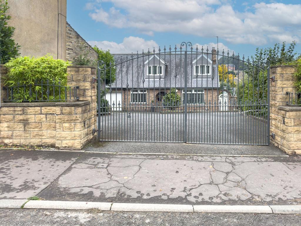 Private gated driveway