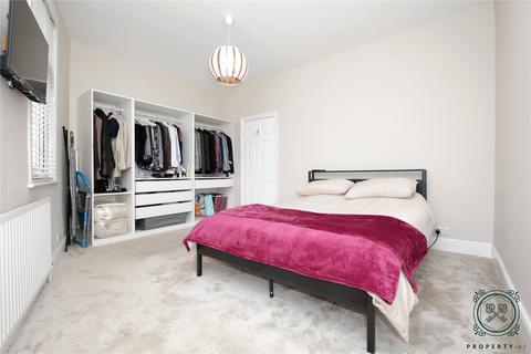 15 Sandford Avenue, London, N22 5EJ