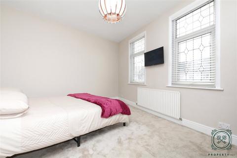 15 Sandford Avenue, London, N22 5EJ