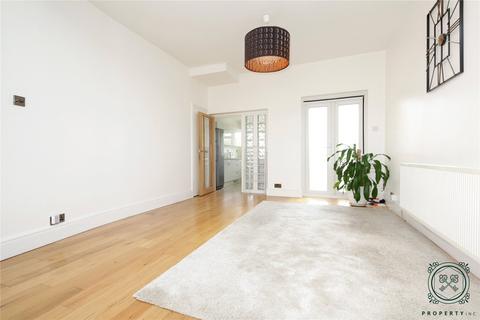 15 Sandford Avenue, London, N22 5EJ