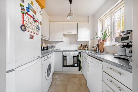 50 Sigrist Square, Kingston Upon Thames, KT2 6JY