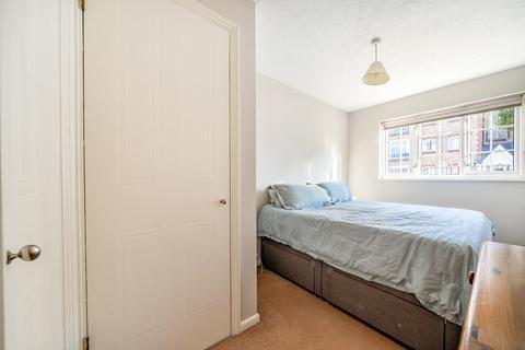 50 Sigrist Square, Kingston Upon Thames, KT2 6JY