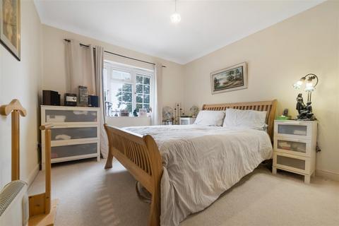 2 bedroom apartment for sale, Knights Place, Windsor