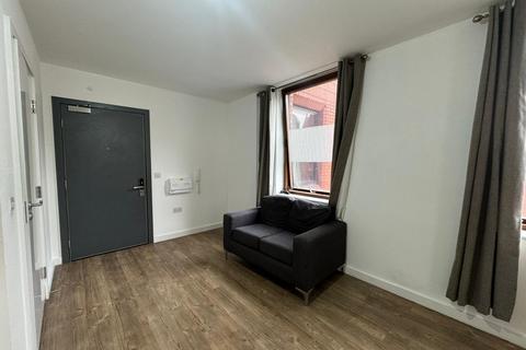 Studio to rent, Moorfields, Liverpool L2