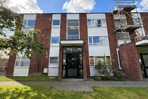 1 bedroom flat for sale, Flat 2, 30 Howard Road, South Norwood, London, SE25 5BY