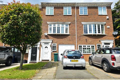 4 bedroom townhouse to rent, Oakview Gardens, London, N2