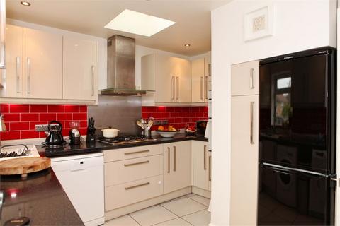 4 bedroom semi-detached house to rent, Heathfield Rise, Ruislip, HA4