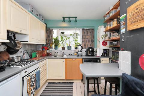 1 bedroom apartment to rent, Marlborough Gardens, Surbiton KT6