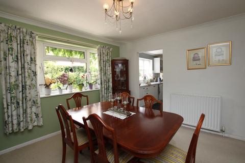 3 bedroom detached house to rent, The Boreen, Headley Down GU35