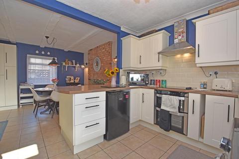 3 bedroom detached house for sale, Pound Square, Cullompton