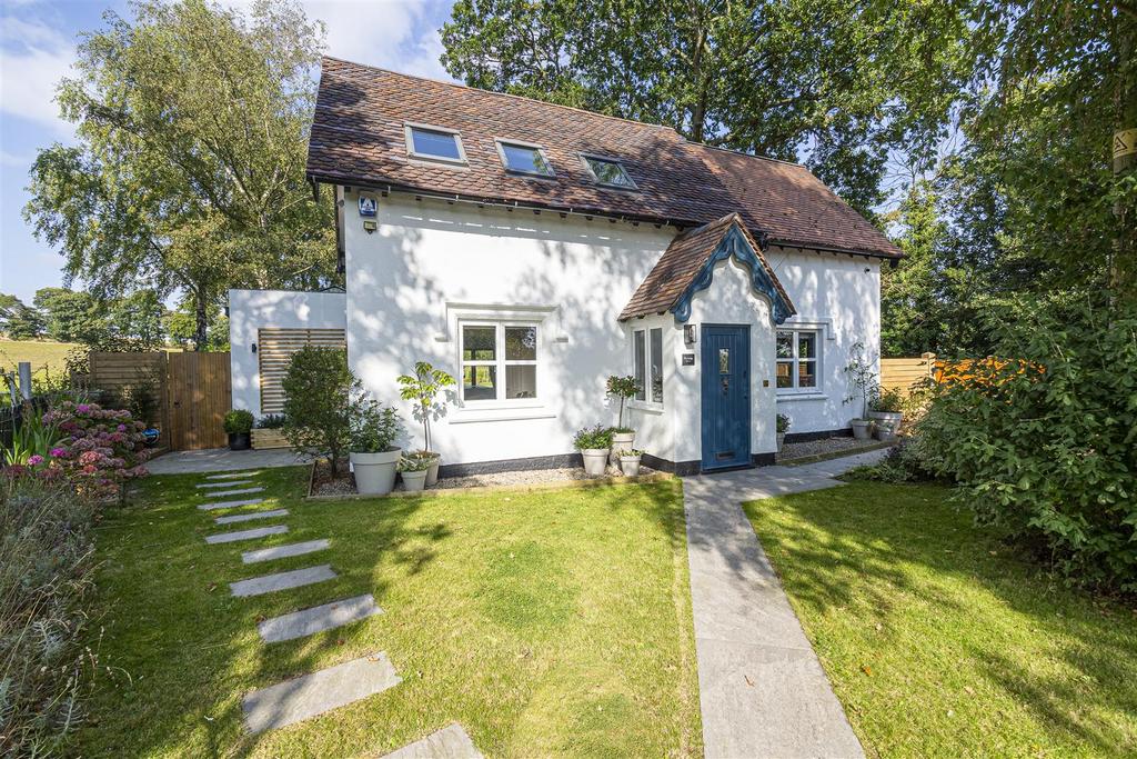 106-The Lodge, Brake Lane, Hagley.jpg
