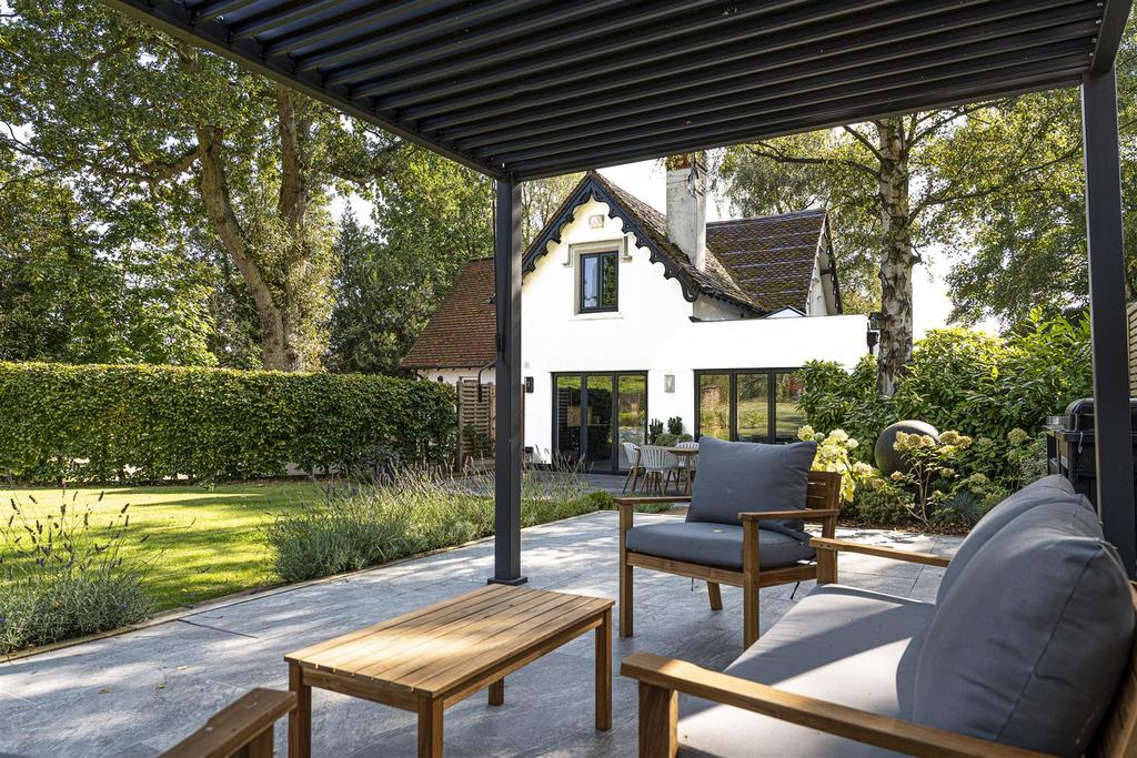 98-The Lodge, Brake Lane, Hagley.jpg
