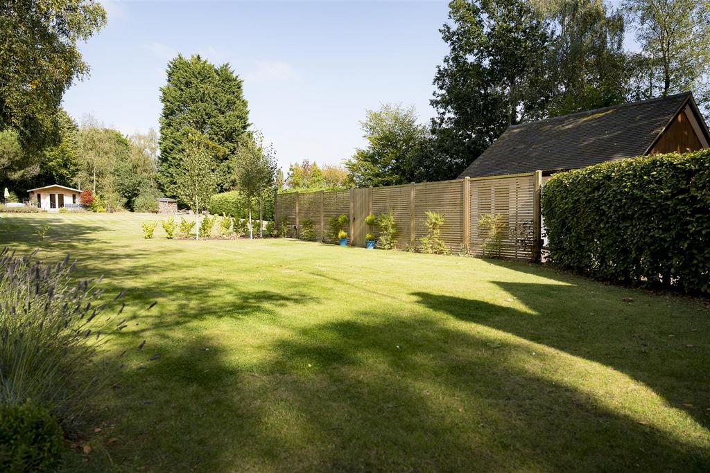 77-The Lodge, Brake Lane, Hagley.jpg