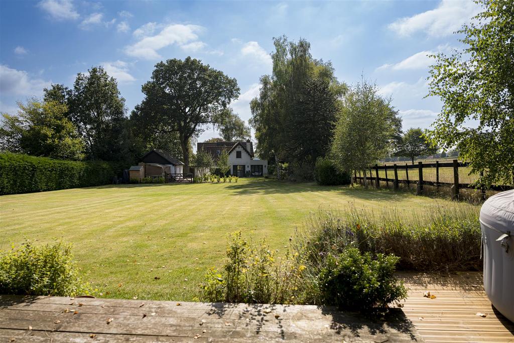 90-The Lodge, Brake Lane, Hagley.jpg
