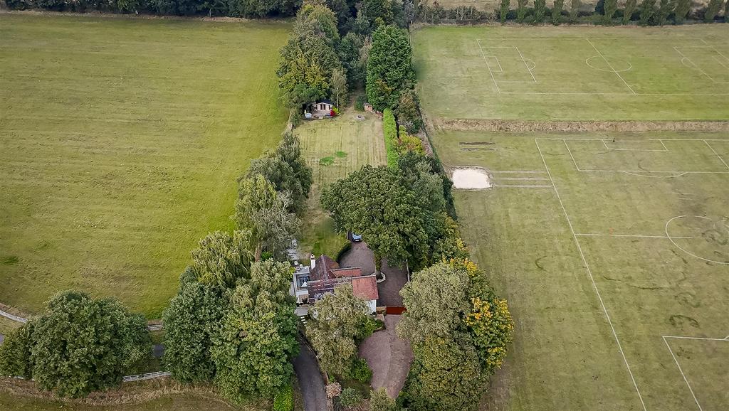 111-The Lodge, Brake Lane, Hagley.jpg