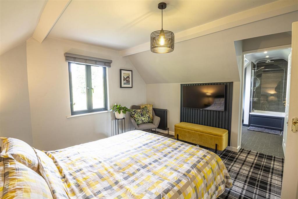 45-The Lodge, Brake Lane, Hagley.jpg