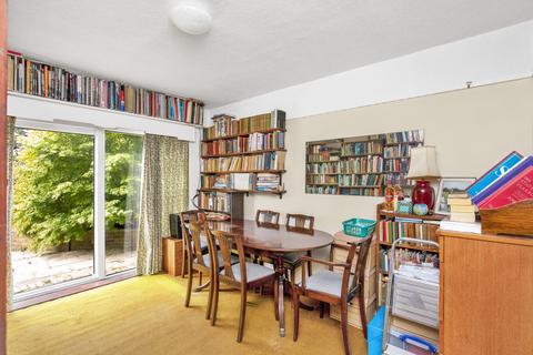 83 Overdale, Ashtead, KT21 1PX