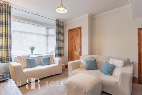 10 Edgehill Crescent, Leyland, PR25 2GU
