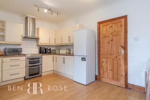 10 Edgehill Crescent, Leyland, PR25 2GU