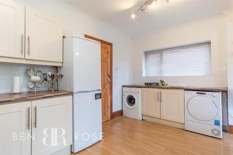 10 Edgehill Crescent, Leyland, PR25 2GU