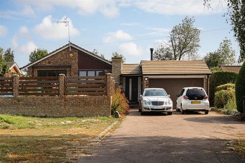 4 bedroom bungalow for sale, Mid Street, South Nutfield, Redhill