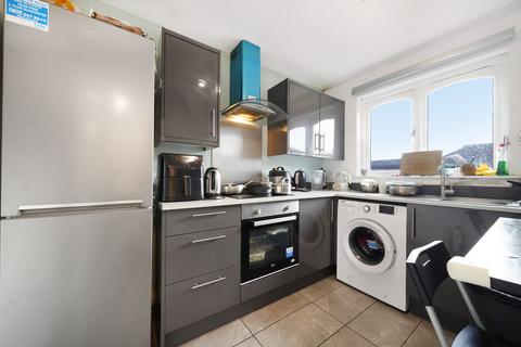 1 bedroom flat for sale, Stirling Grove, Hounslow TW3