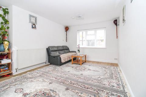 2 bedroom end of terrace house for sale, Banwell Avenue, Park North, Swindon, Wiltshire, SN3