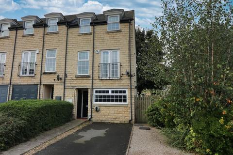 4 bedroom end of terrace house for sale, Far Highfield Close, Idle, Bradford, West Yorkshire, BD10