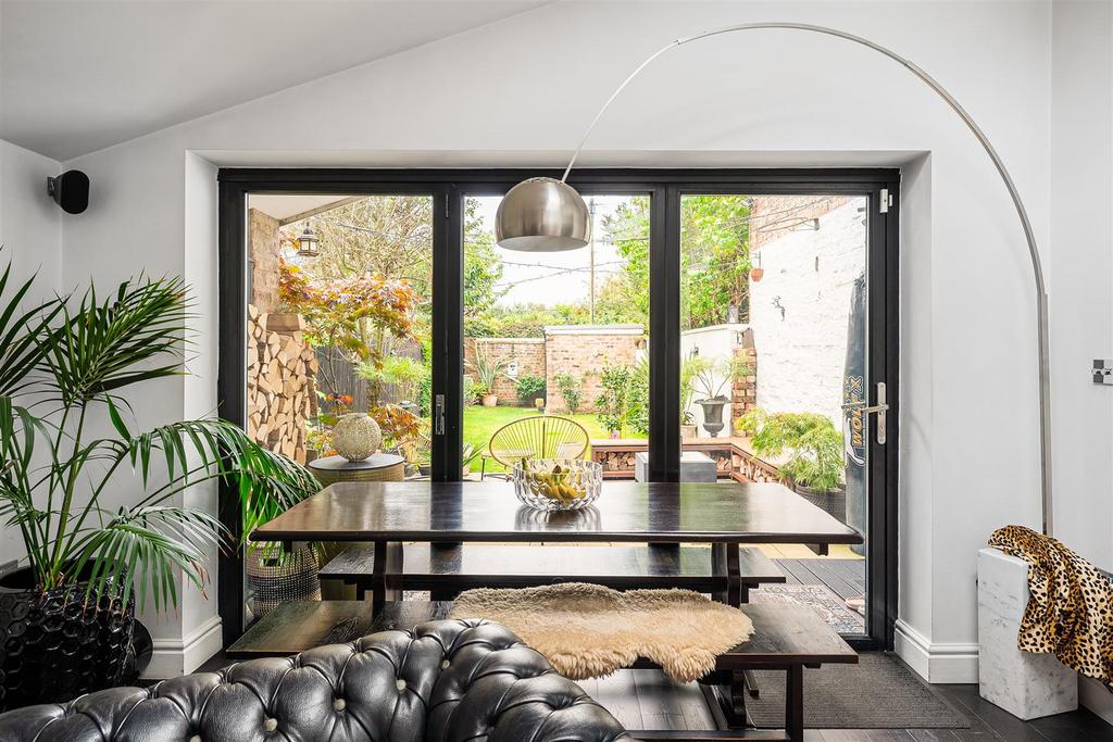 Open plan kitchen / dining room