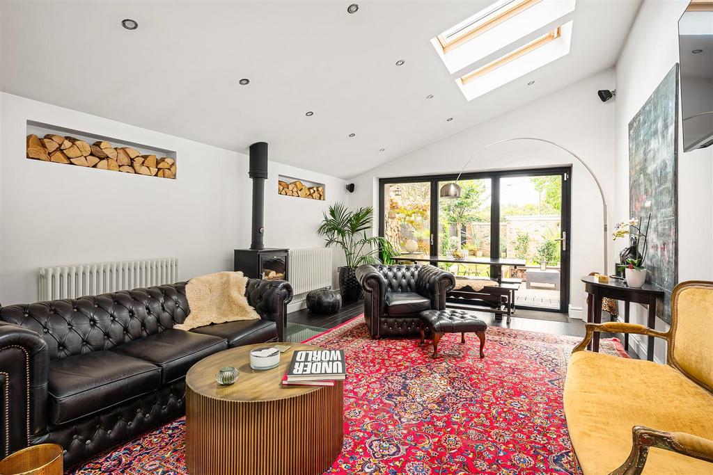 Open plan kitchen / dining / living room