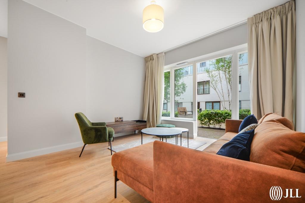 Zinc Street Sugar House Island E15 3 bed flat to rent £3,000 pcm (£692 pw)
