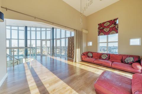 2 bedroom penthouse to rent, Briton Street, Hampshire SO14