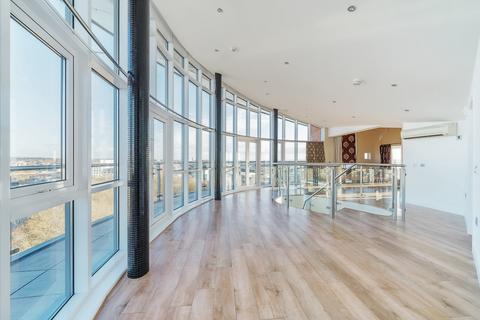 2 bedroom penthouse to rent, Briton Street, Hampshire SO14