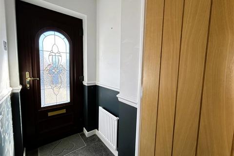 2 bedroom semi-detached house to rent, Cantley Road, Alfreton DE55