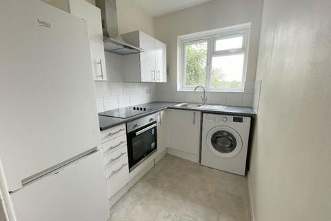 1 bedroom maisonette for sale, Barnet Road, Potters Bar, Hertfordshire, EN6 2RD