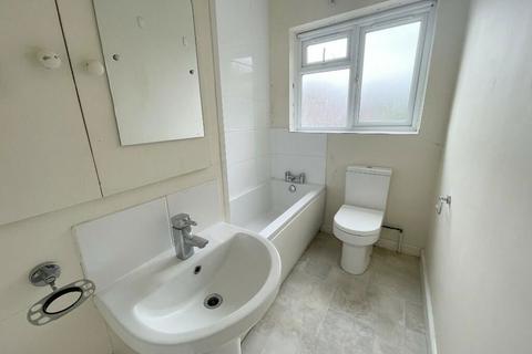 1 bedroom maisonette for sale, Barnet Road, Potters Bar, Hertfordshire, EN6 2RD