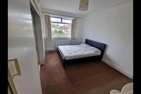 1 bedroom in a house share to rent, Church Lane, London