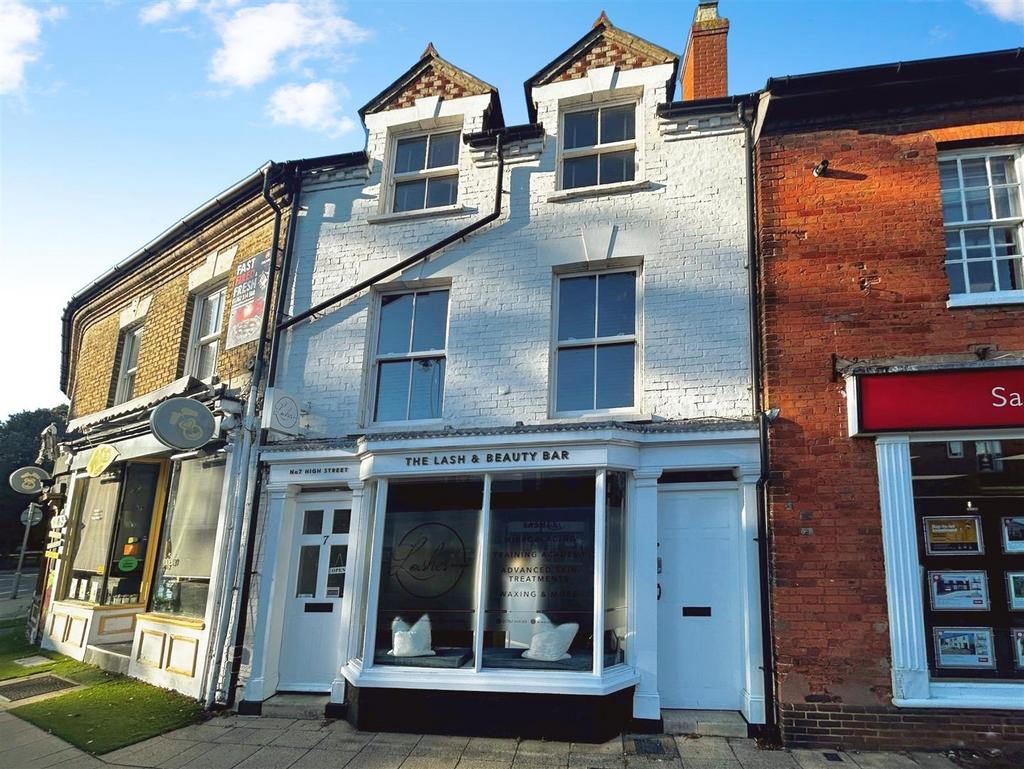 High Street, Biggleswade SG18 2 bed flat to rent £1,150 pcm (£265 pw)
