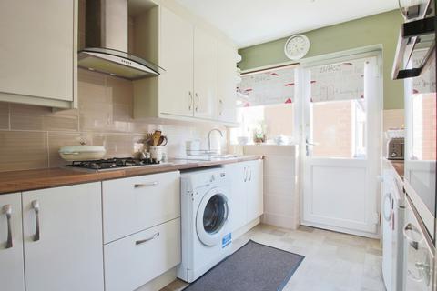 3 bedroom terraced house for sale, Lythe Avenue, Hull, HU5 4TE