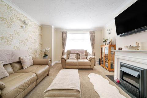 22 Peel Way, Uxbridge, UB8 3RN