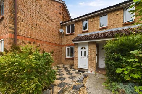 1 bedroom maisonette for sale, Glenview Close, Crawley RH10