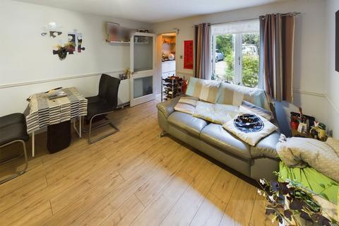 1 bedroom maisonette for sale, Glenview Close, Crawley RH10