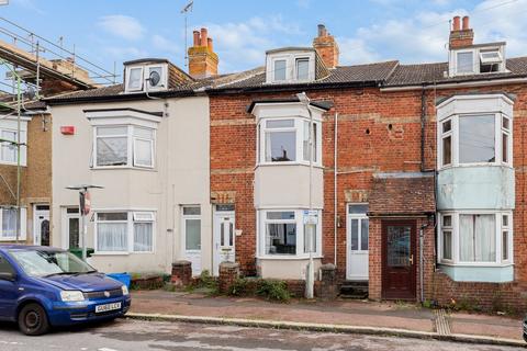 2 bedroom terraced house to rent, Garden Road, Folkestone, CT19