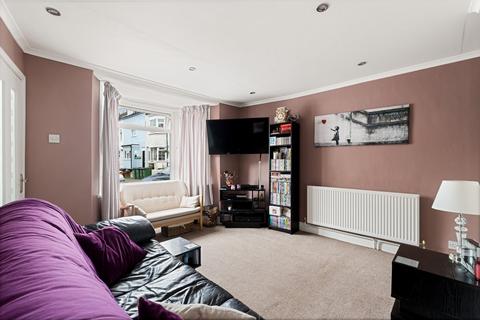 2 bedroom terraced house to rent, Garden Road, Folkestone, CT19